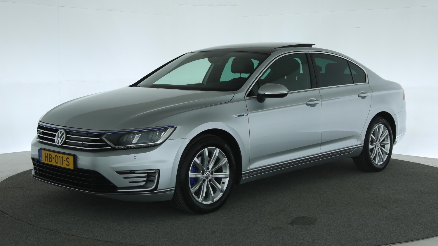 Volkswagen Passat Sedan 2015 HB-011-S 1