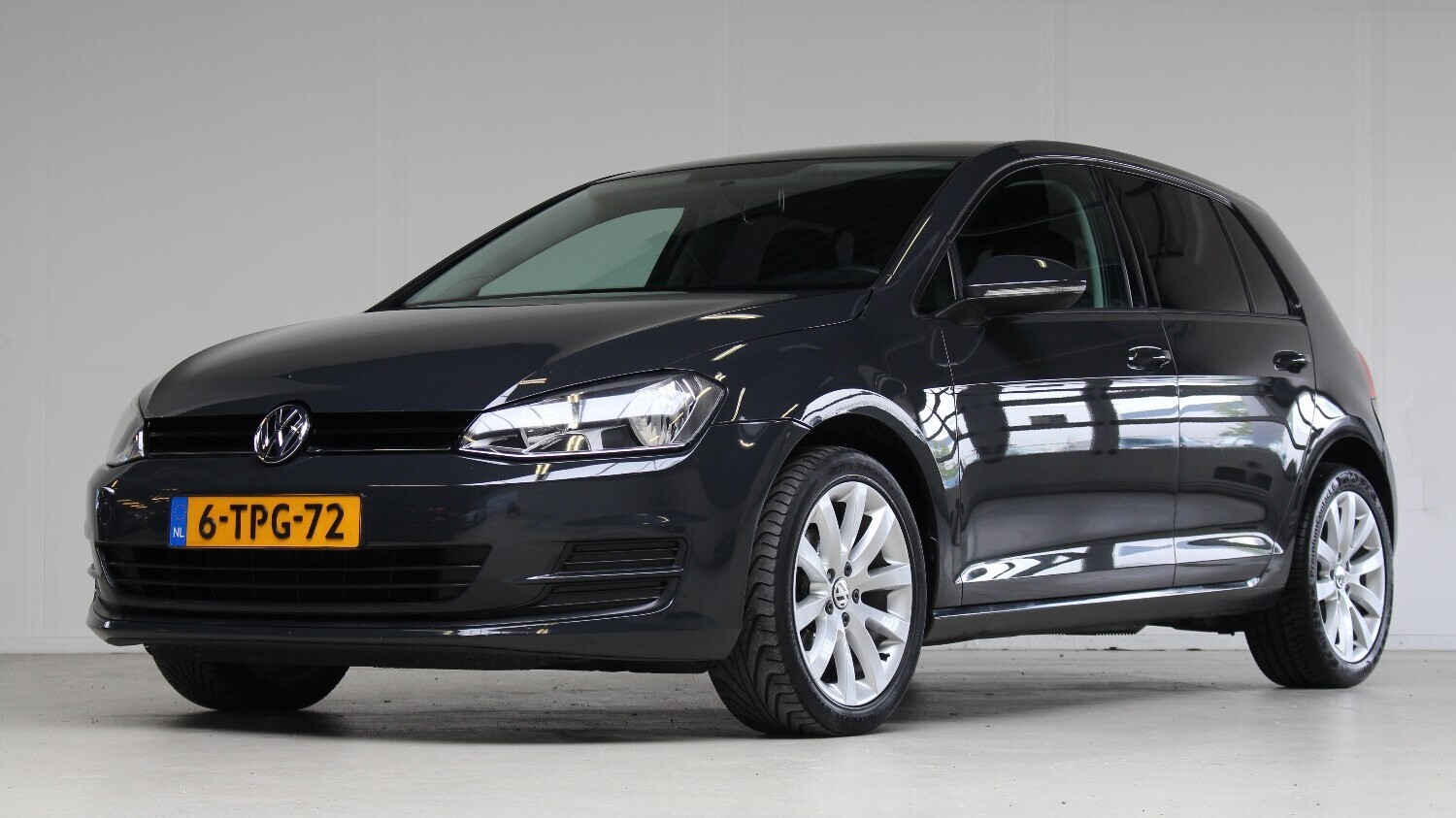 Volkswagen Golf Hatchback 2014 6-TPG-72 1