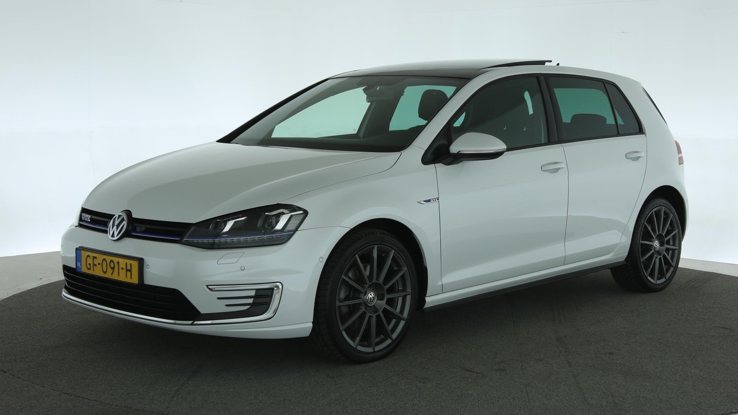 Volkswagen Golf Hatchback 2015 GF-091-H 1