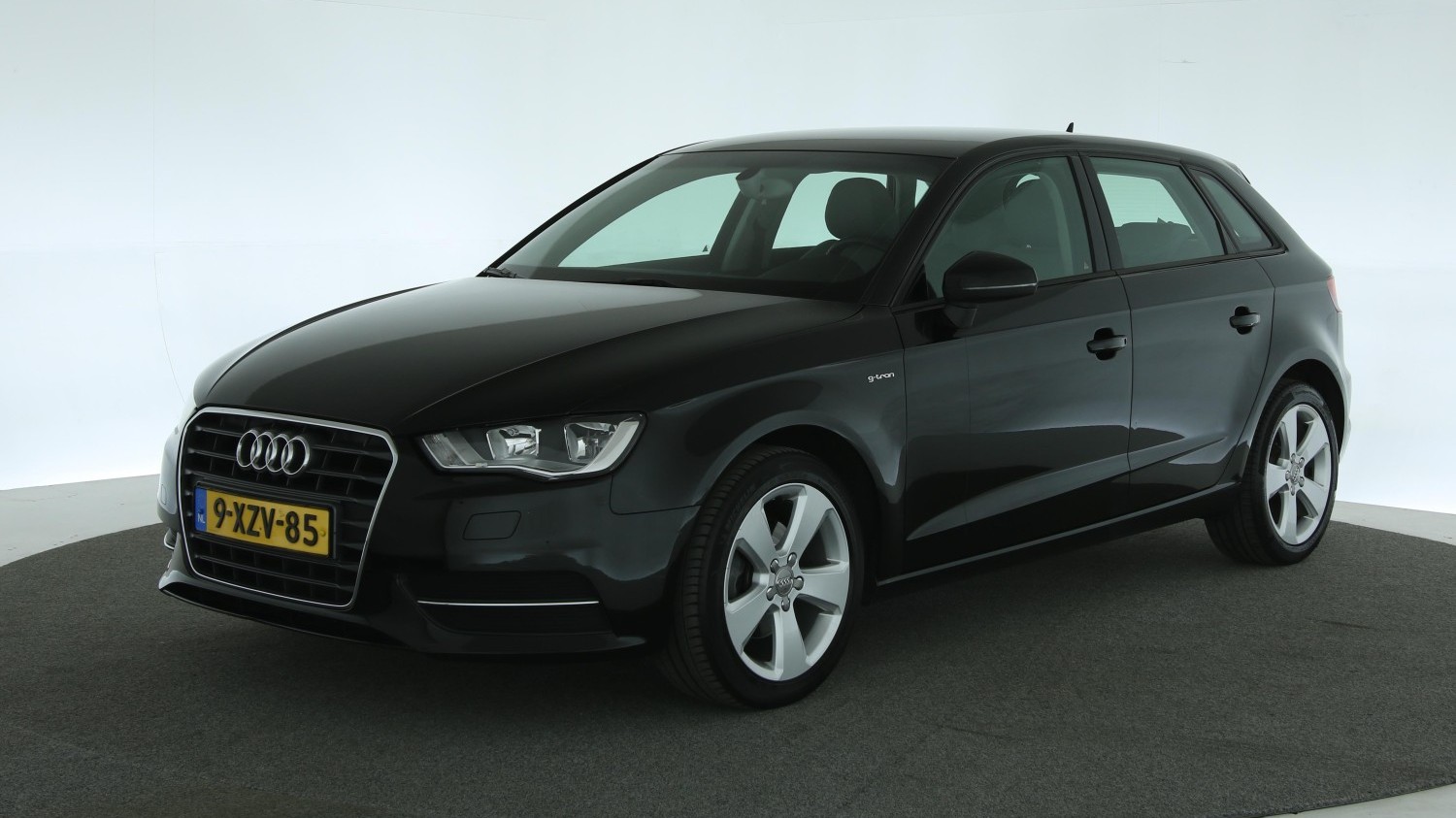 Audi A3 Hatchback 2014 9-XZV-85 1