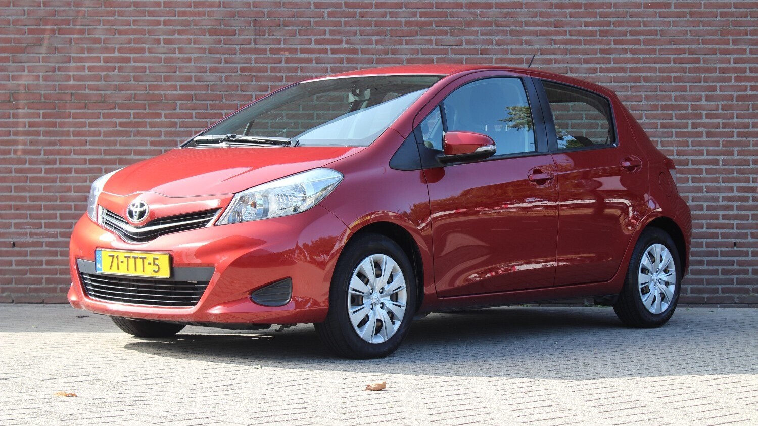 Toyota Yaris Hatchback 2012 71-TTT-5 1