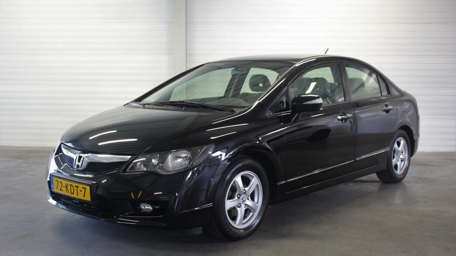 Honda Civic Sedan 2009 72-KDT-7 1