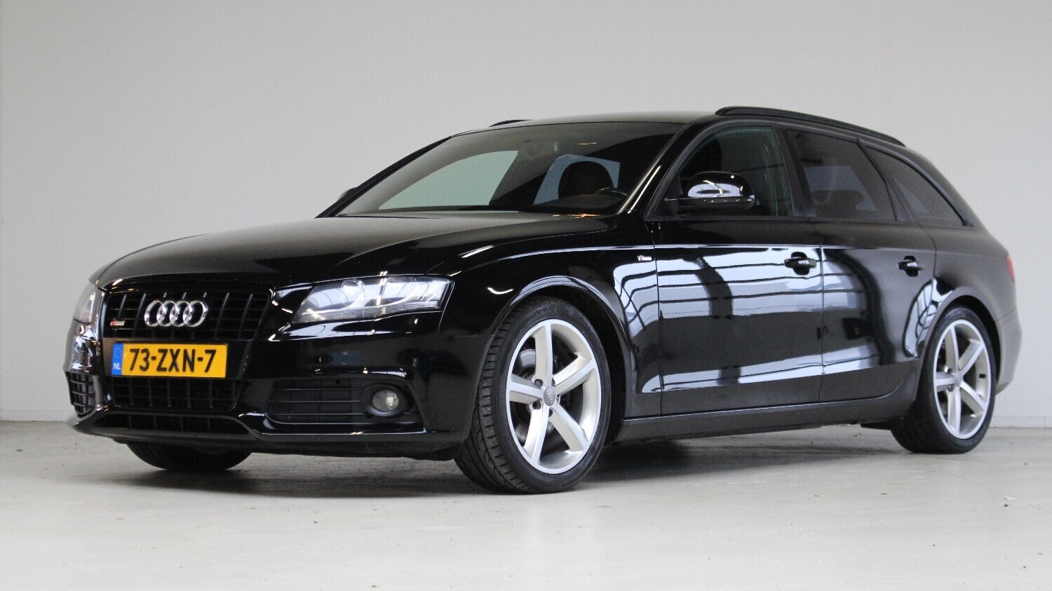 Audi A4 Station 2008 73-ZXN-7 1