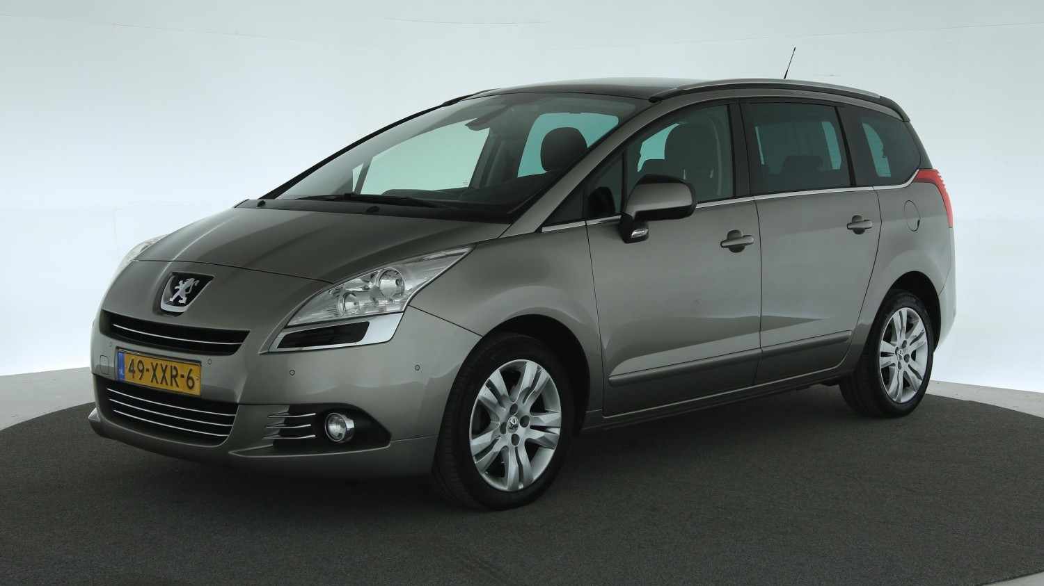 Peugeot 5008 MPV 2012 49-XXR-6 1