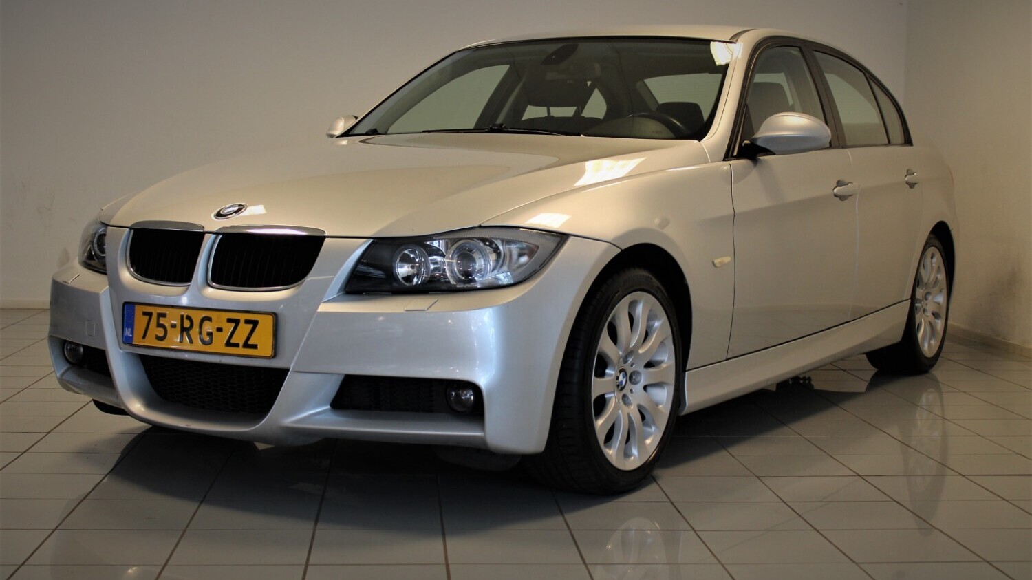BMW 3-serie Sedan 2005 75-RG-ZZ 1