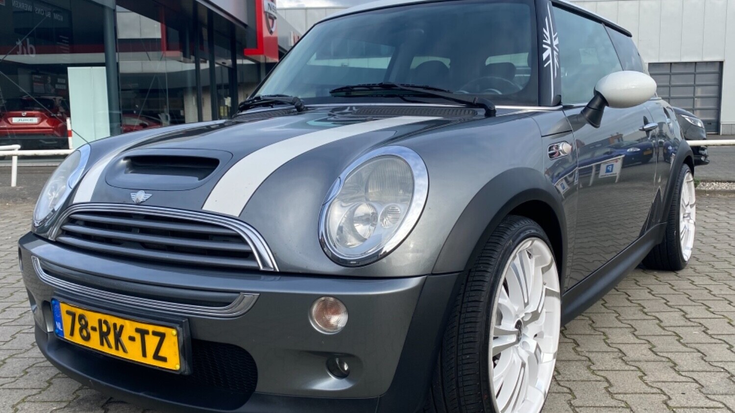 Mini Cooper Hatchback 2004 78-RK-TZ 1