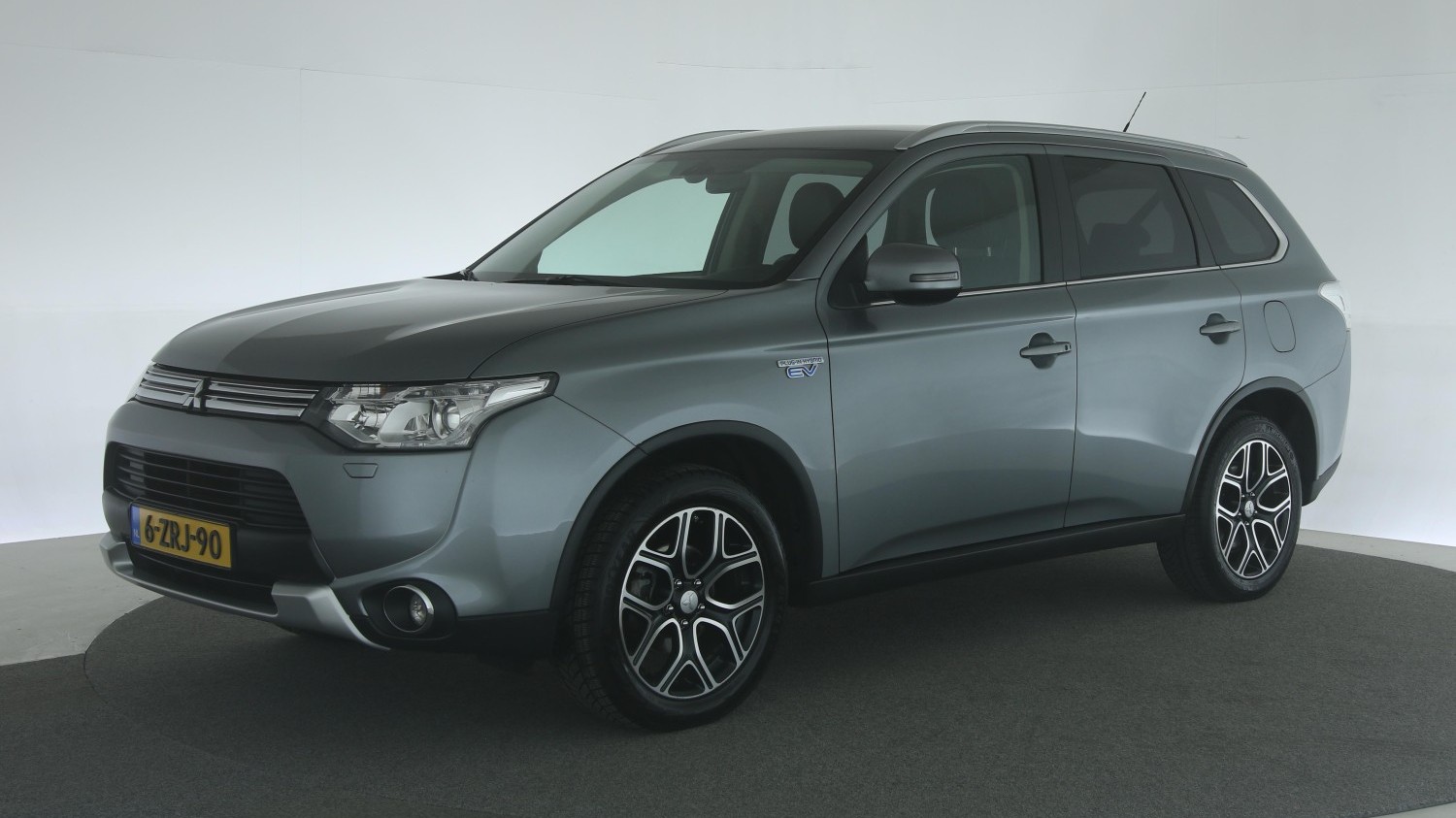Mitsubishi Outlander SUV / Terreinwagen 2015 6-ZRJ-90 1