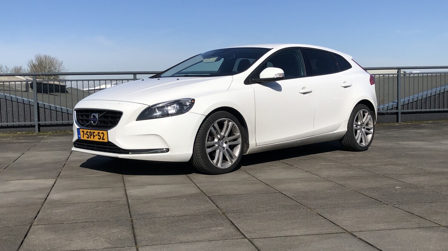 Volvo V40 Hatchback 2013 7-SPF-52 1