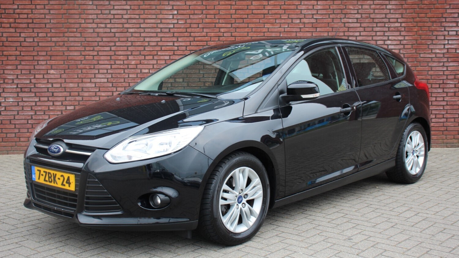 Ford Focus Hatchback 2012 7-ZBK-24 1