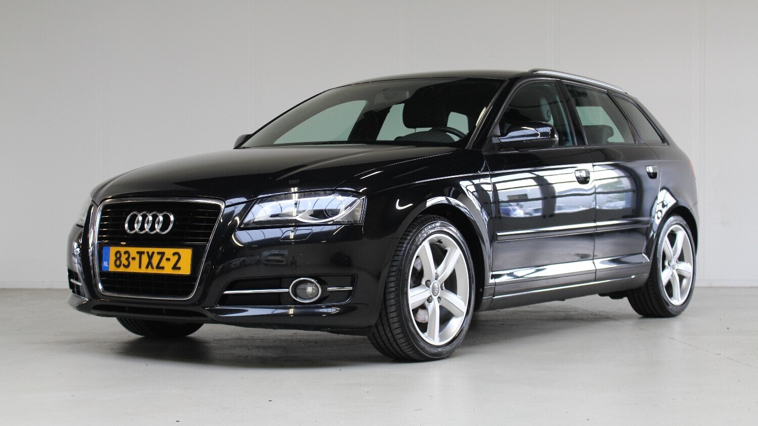 Audi A3 Hatchback 2012 83-TXZ-2 1