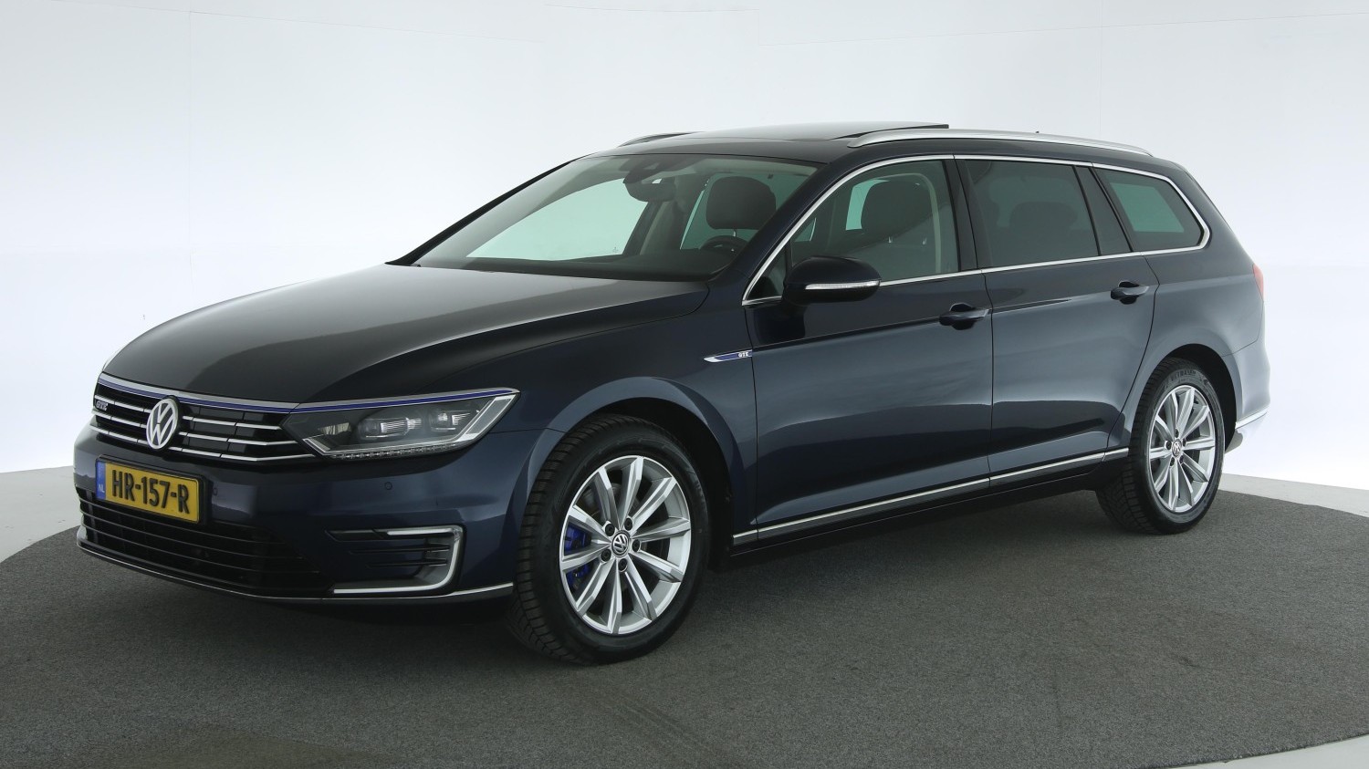 Volkswagen Passat Station 2015 HR-157-R 1