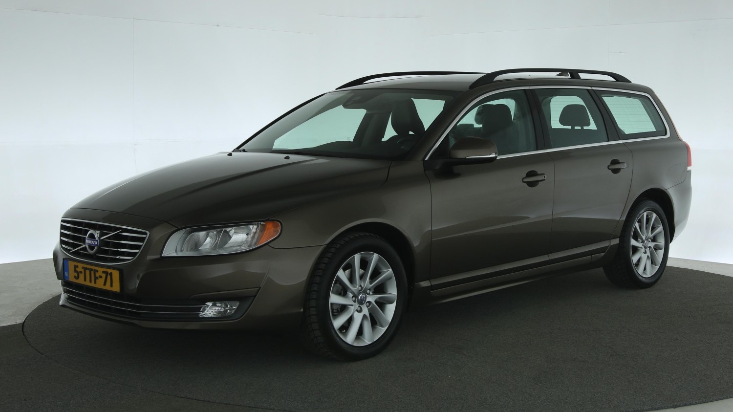 Volvo V70 Sedan 2014 5-TTF-71 1