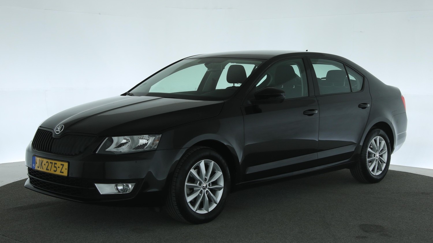 Skoda Octavia Hatchback 2016 JK-275-Z 1