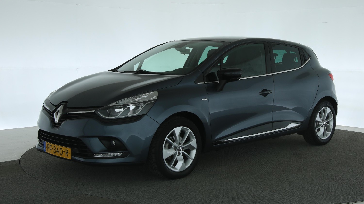 Renault Clio Hatchback 2017 PF-340-R 1