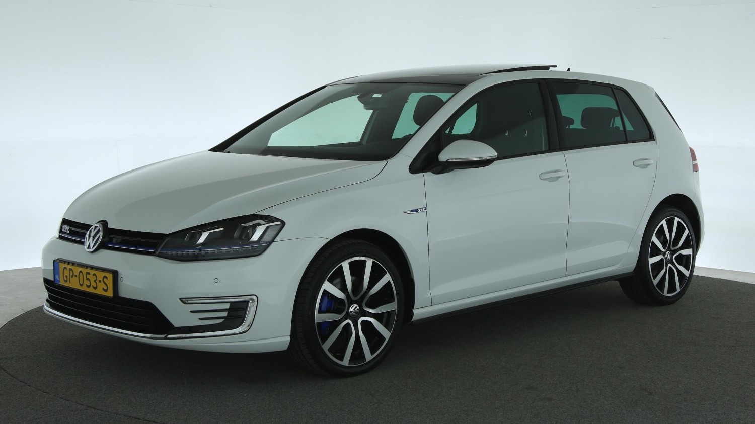 Volkswagen Golf Hatchback 2015 GP-053-S 1
