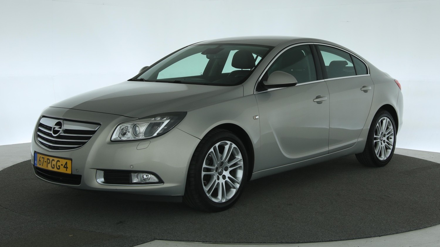 Opel Insignia Sedan 2009 67-PGG-4 1