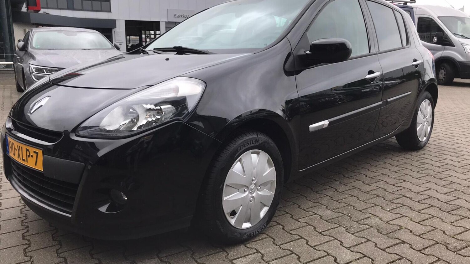 Renault Clio Hatchback 2012 90-XLP-7 1