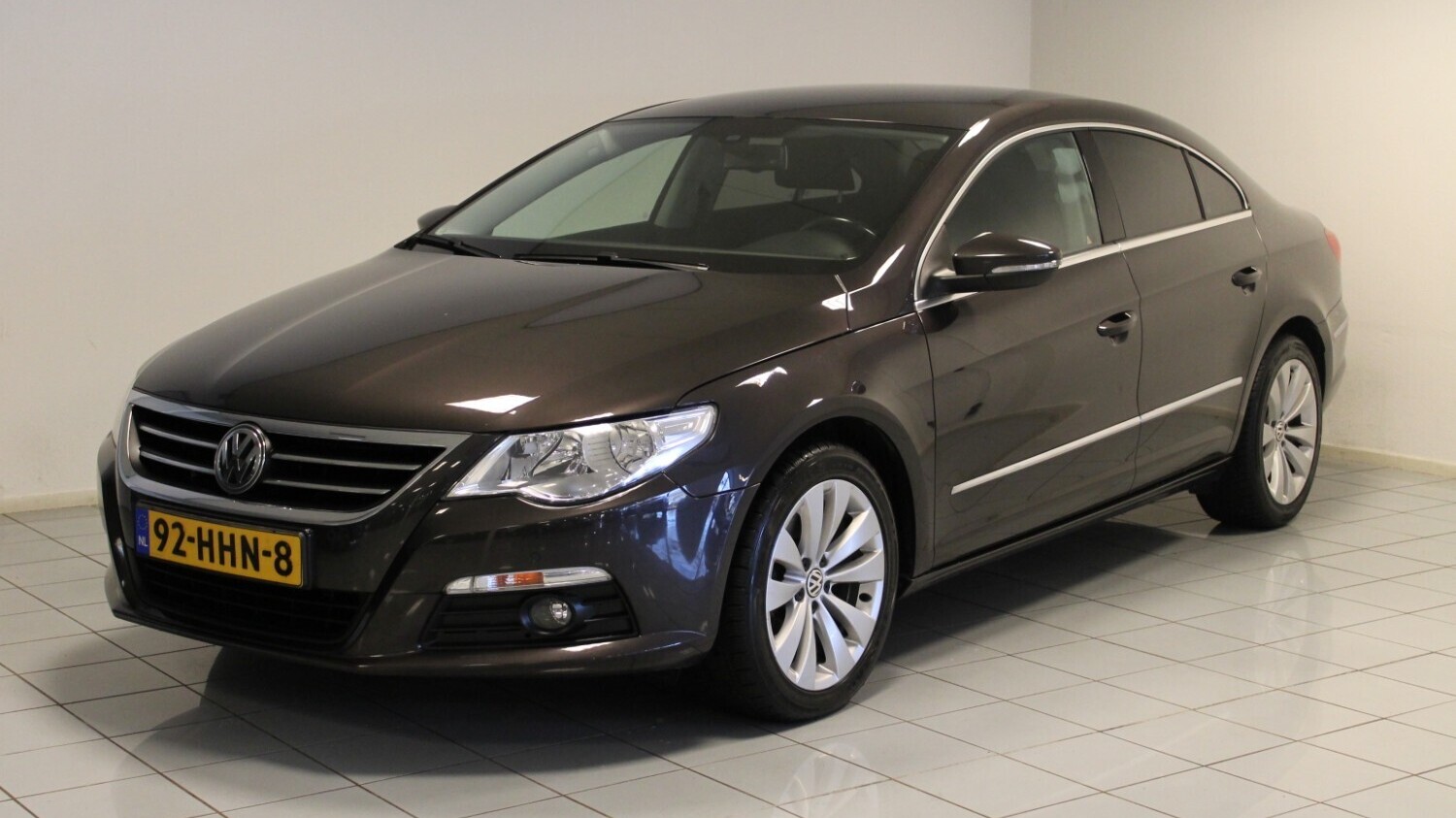 Volkswagen Passat CC Sedan 2009 92-HHN-8 1