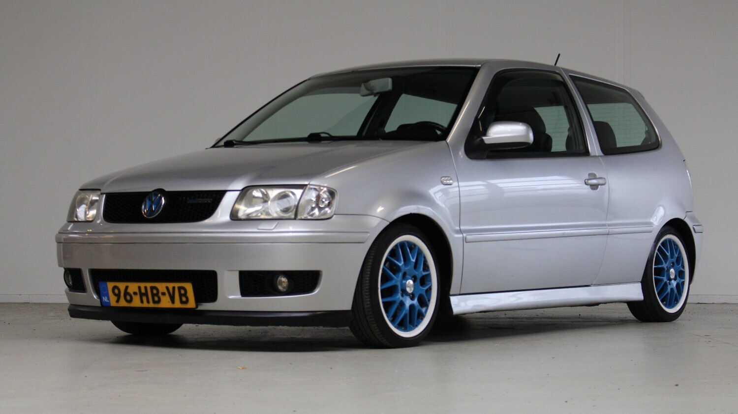 Volkswagen Polo Hatchback 2001 96-HB-VB 1