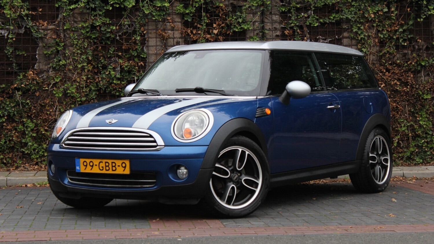 Mini Clubman Station 2008 99-GBB-9 1
