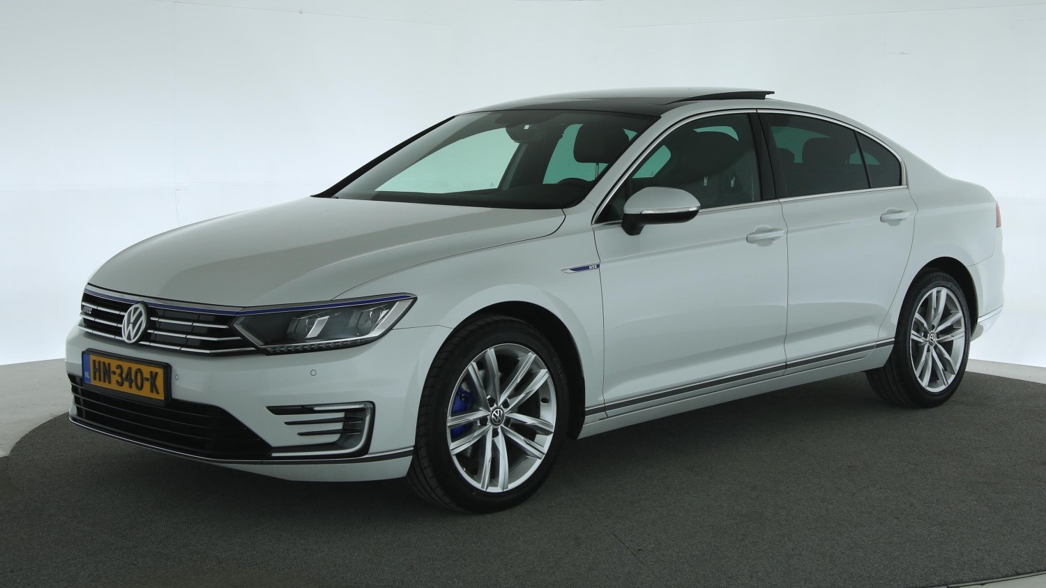 Volkswagen Passat Sedan 2015 HN-340-K 1