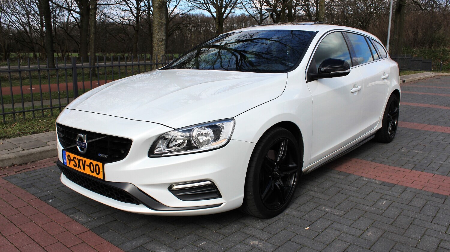 Volvo V60 Station 2014 9-SXV-00 1