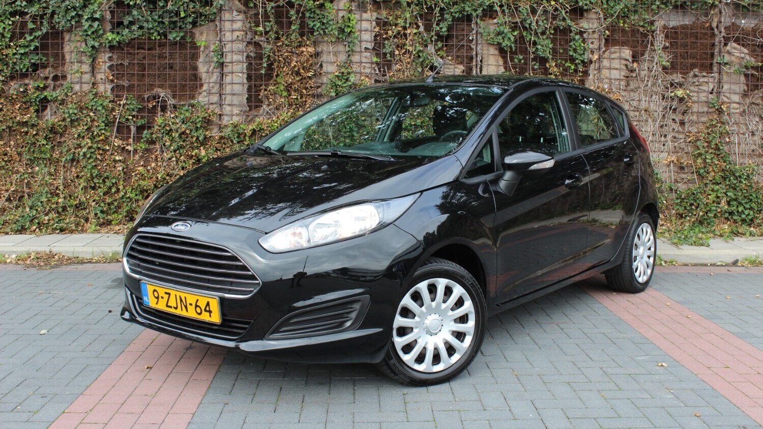 Ford Fiesta Hatchback 2015 9-ZJN-64 1