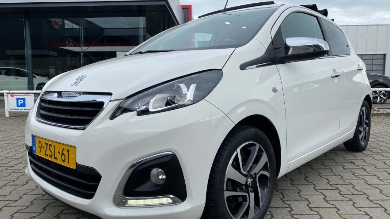 Peugeot 108 Hatchback 2015 9-ZSL-61 1