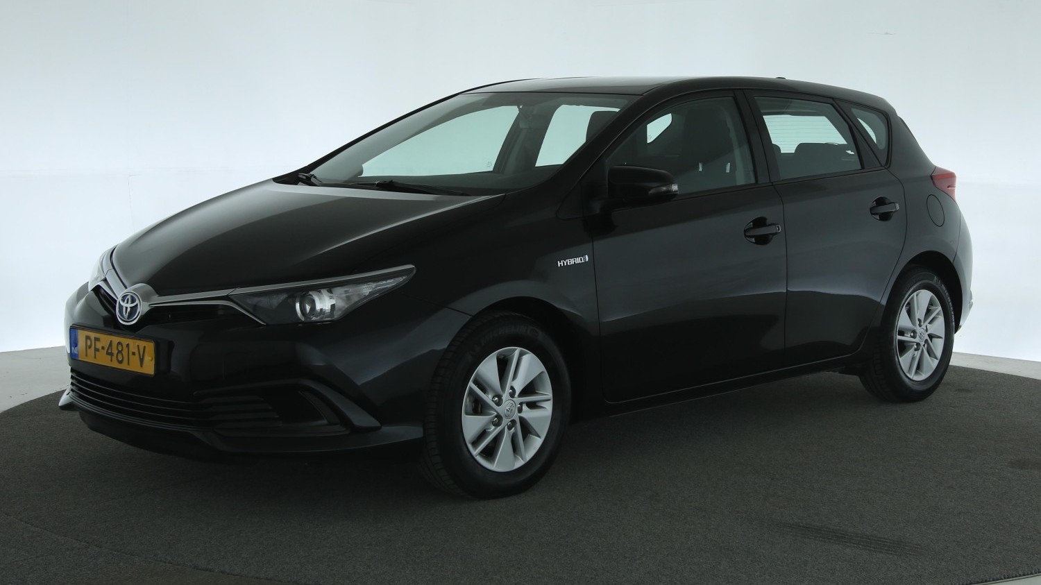 Toyota Auris Hatchback 2017 PF-481-V 1