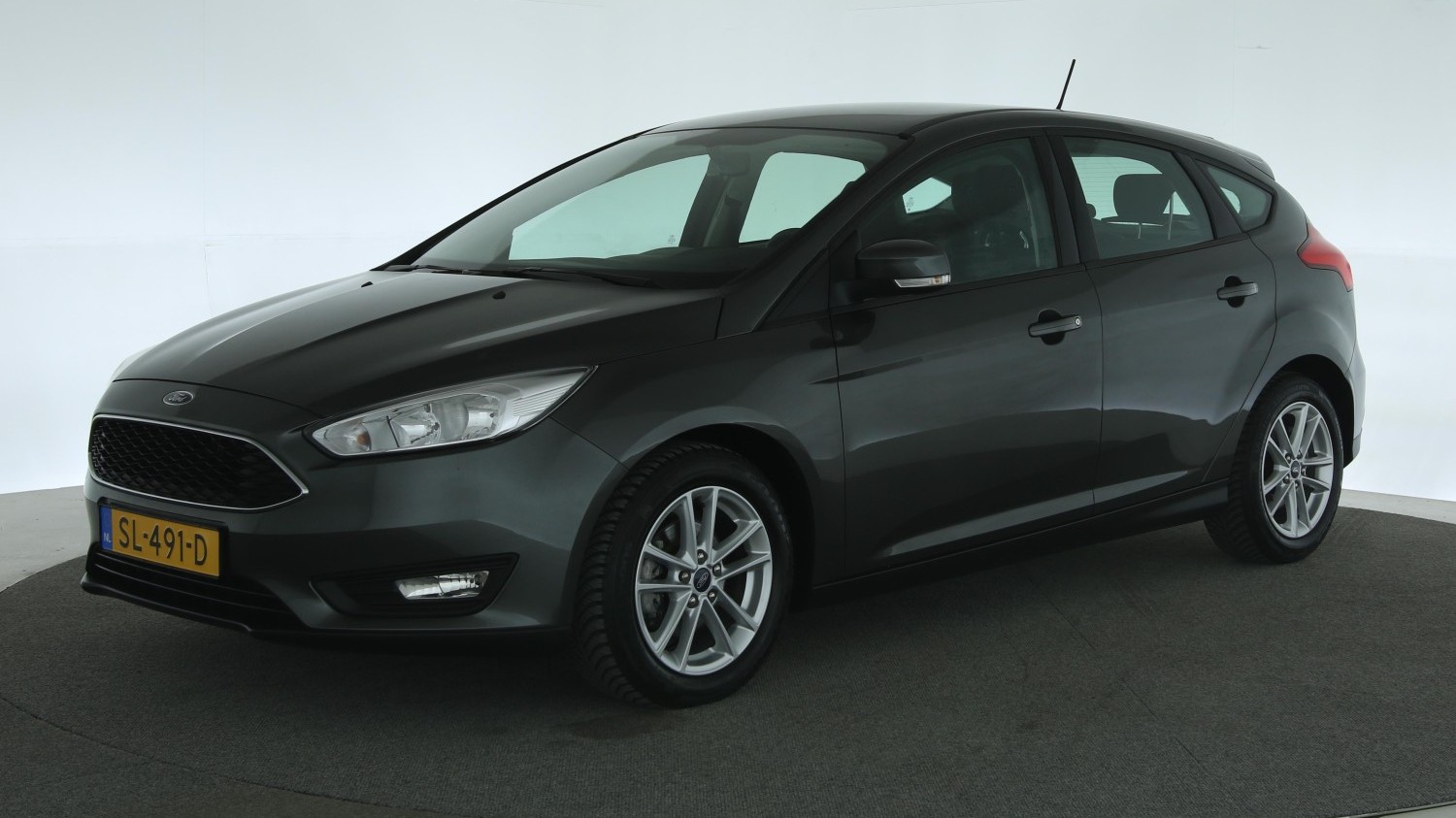 Ford Focus Hatchback 2018 SL-491-D 1