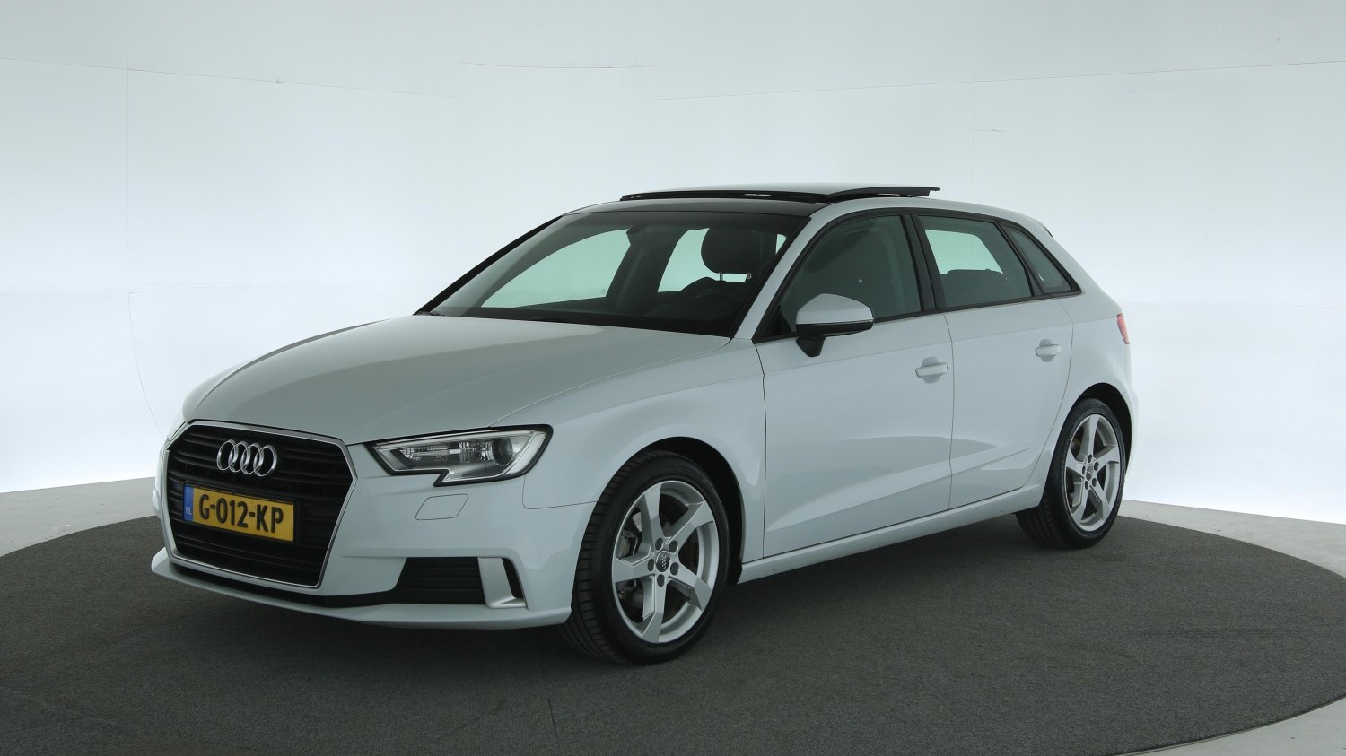 Audi A3 Hatchback 2016 G-012-KP 1