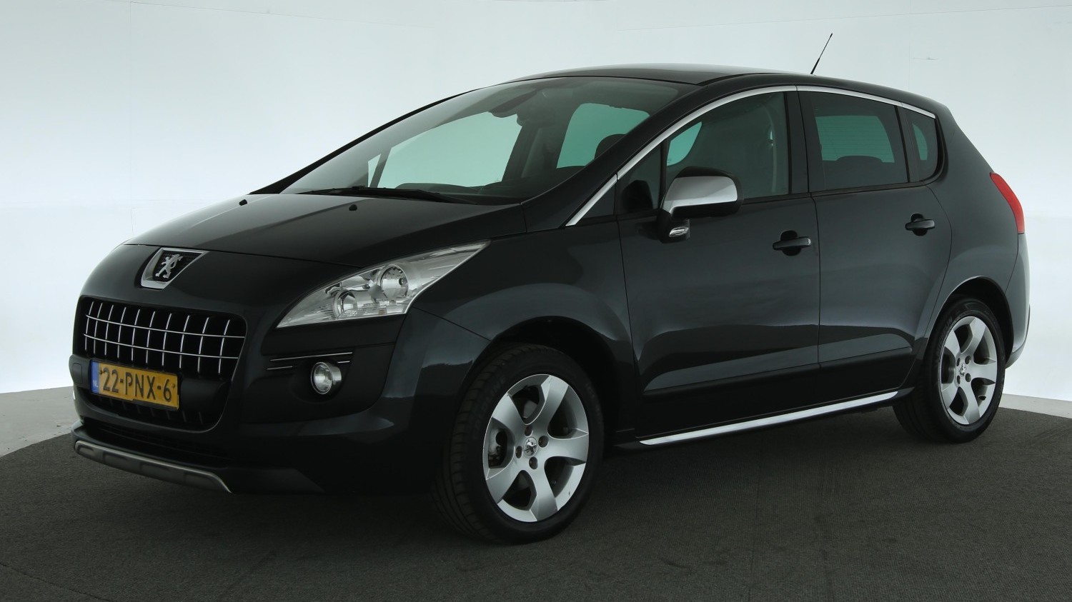 Peugeot 3008 MPV 2011 22-PNX-6 1