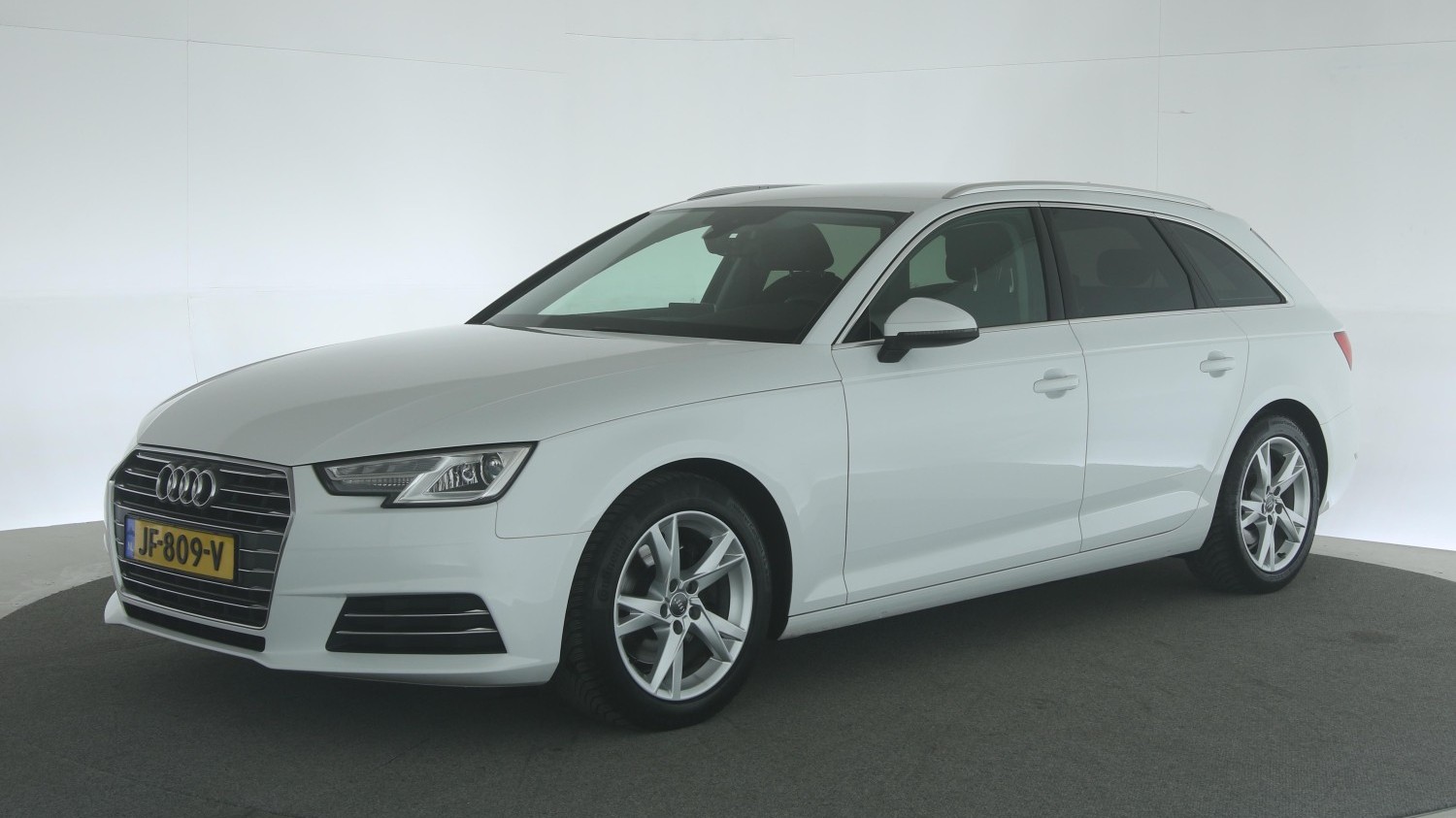 Audi A4 Station 2016 JF-809-V 1