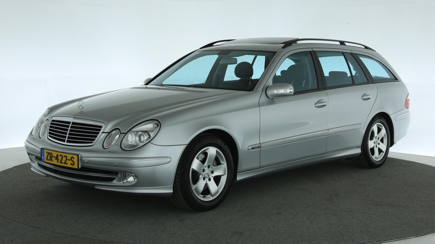 Mercedes-Benz E-Klasse Station 2003 ZR-422-S 1