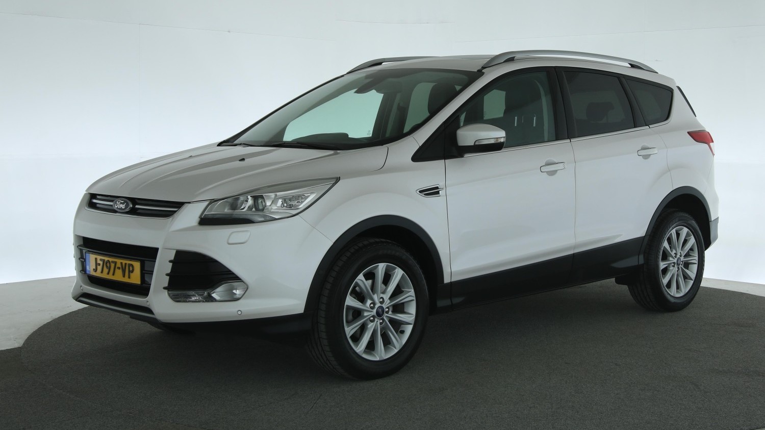 Ford Kuga SUV / Terreinwagen 2015 J-797-VP 1
