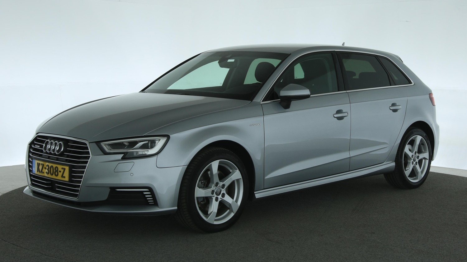 Audi A3 Hatchback 2016 KZ-308-Z 1