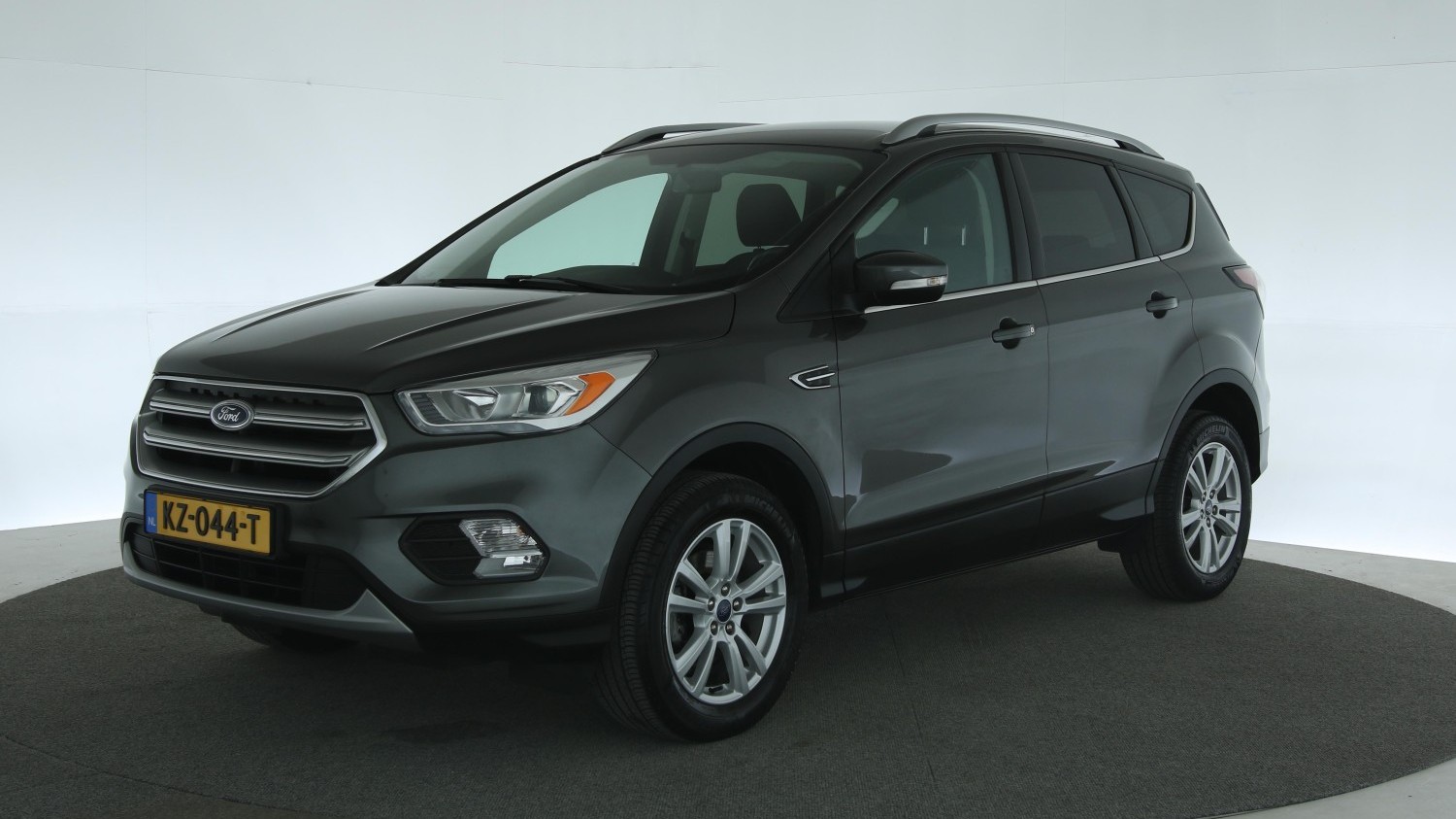Ford Kuga SUV / Terreinwagen 2016 KZ-044-T 1
