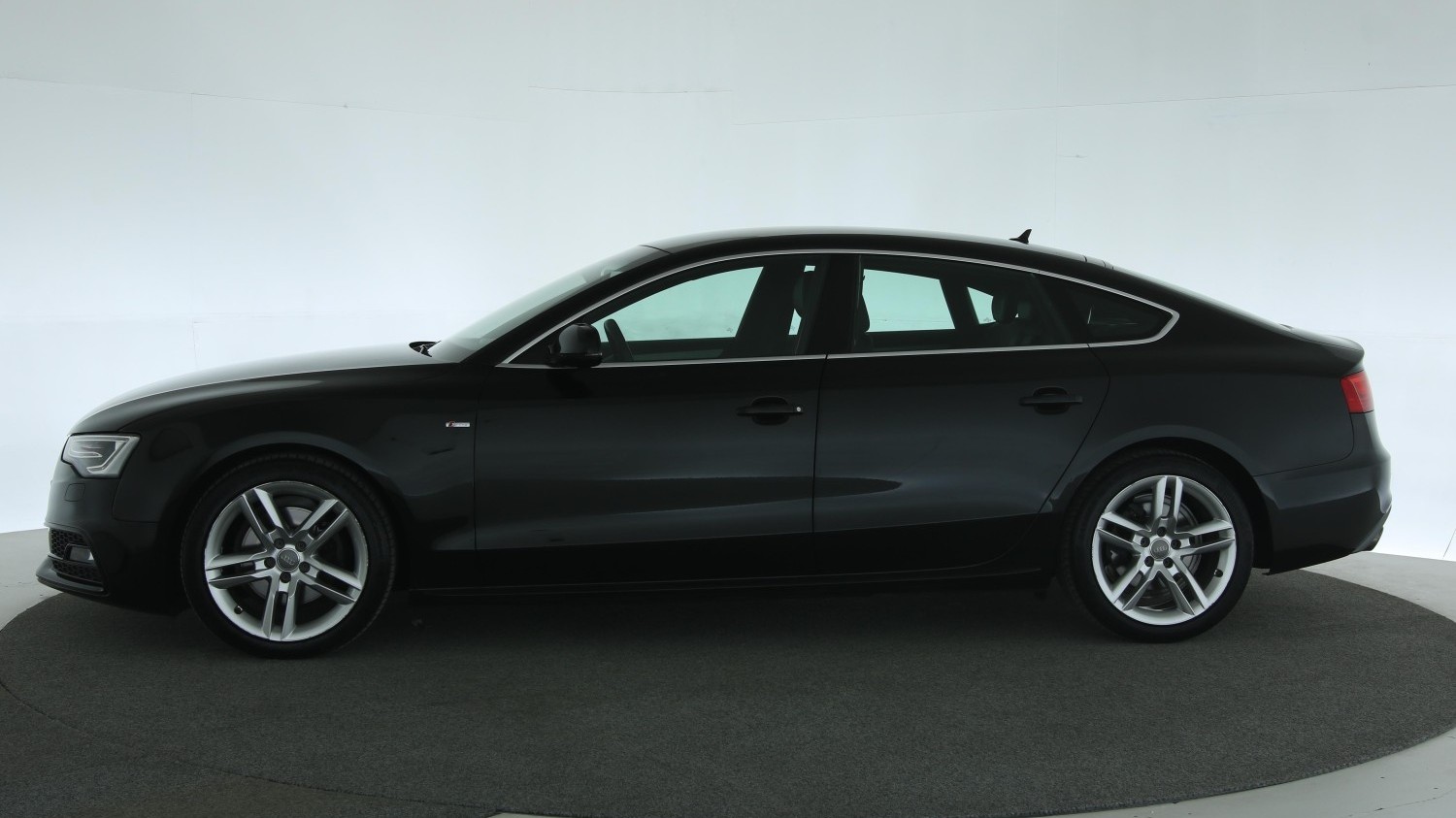 Audi A5 Hatchback 2012 05-XZT-2 1