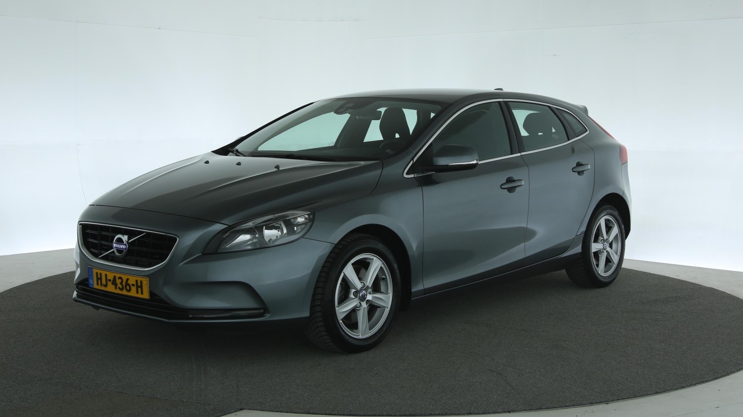 Volvo V40 Hatchback 2015 HJ-436-H 1
