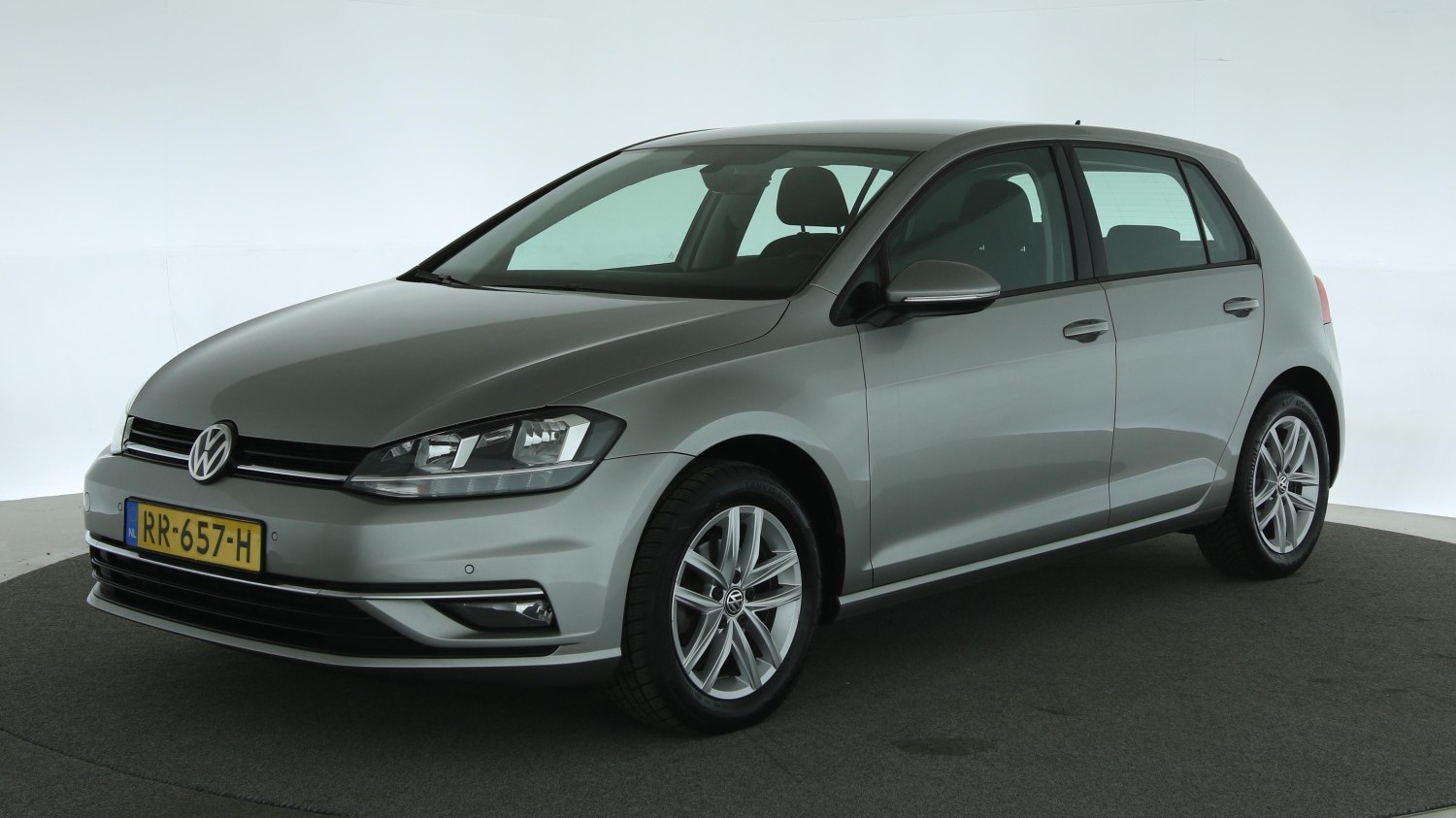 Volkswagen Golf Hatchback 2018 RR-657-H 1