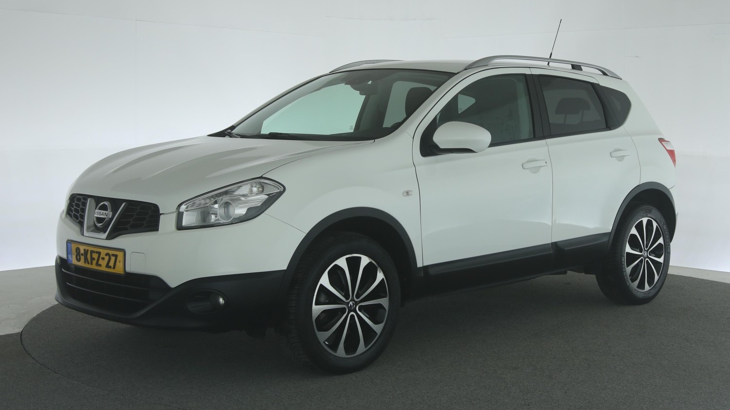 Nissan Qashqai SUV / Terreinwagen 2013 8-KFZ-27 1