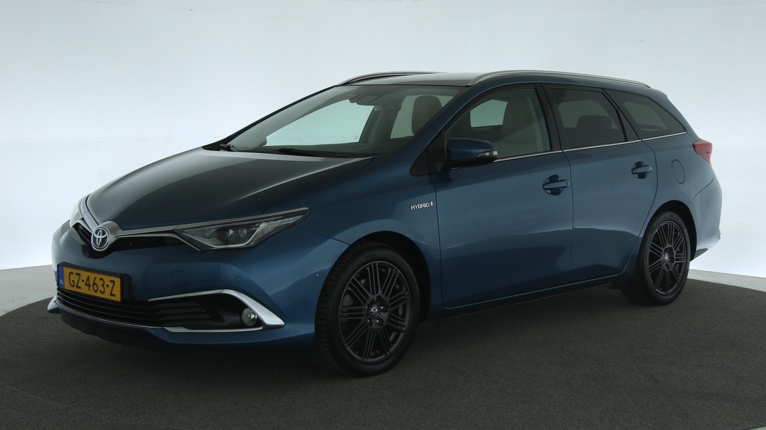 Toyota Auris Station 2015 GZ-463-Z 1
