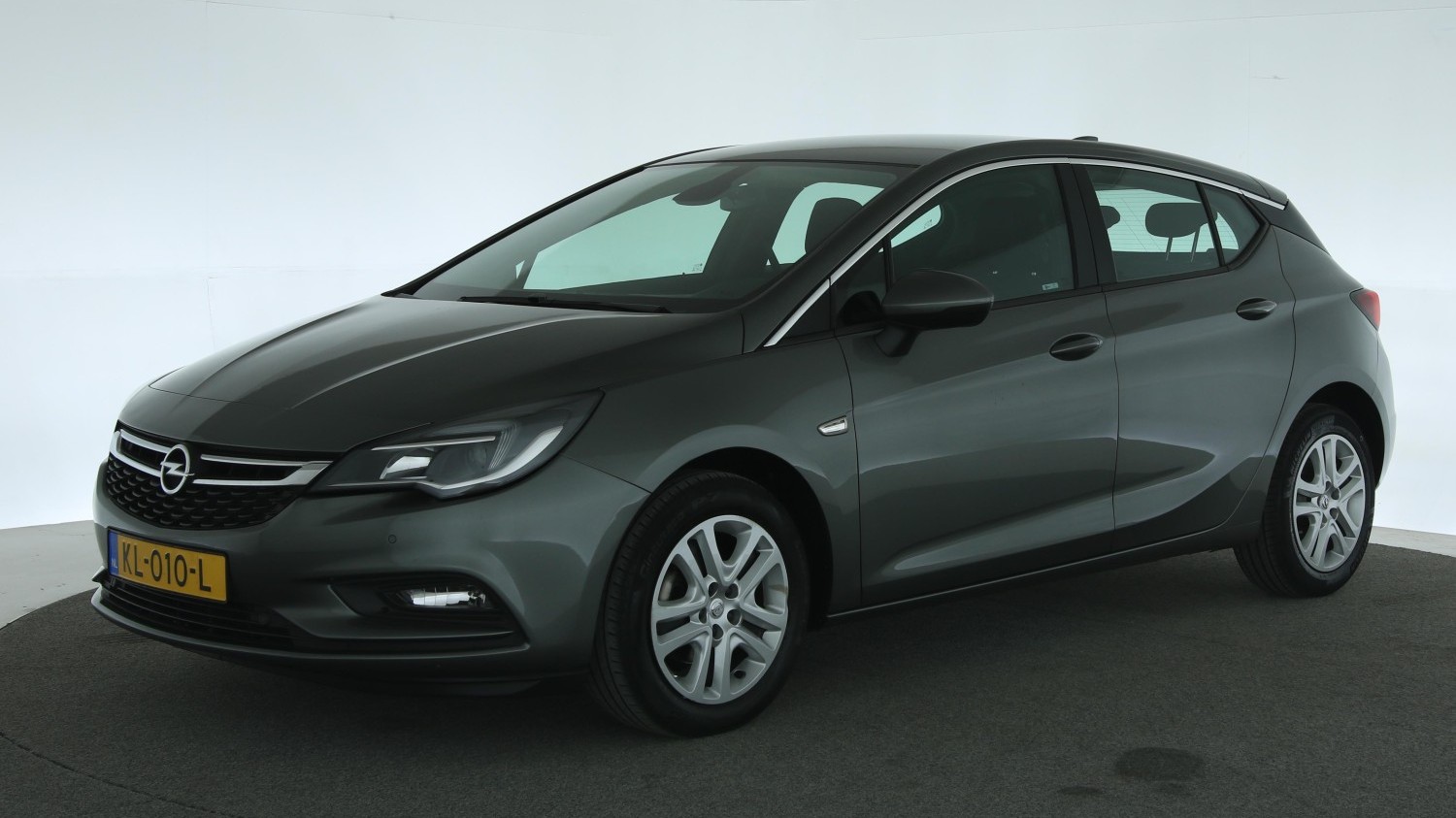 Opel Astra Hatchback 2016 KL-010-L 1