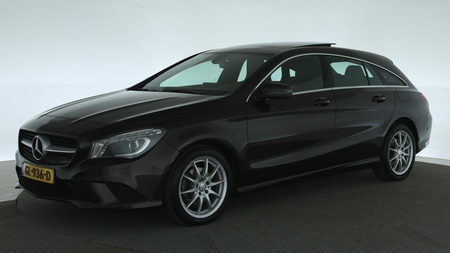 Mercedes-Benz CLA-klasse Station 2015 GL-936-D 1