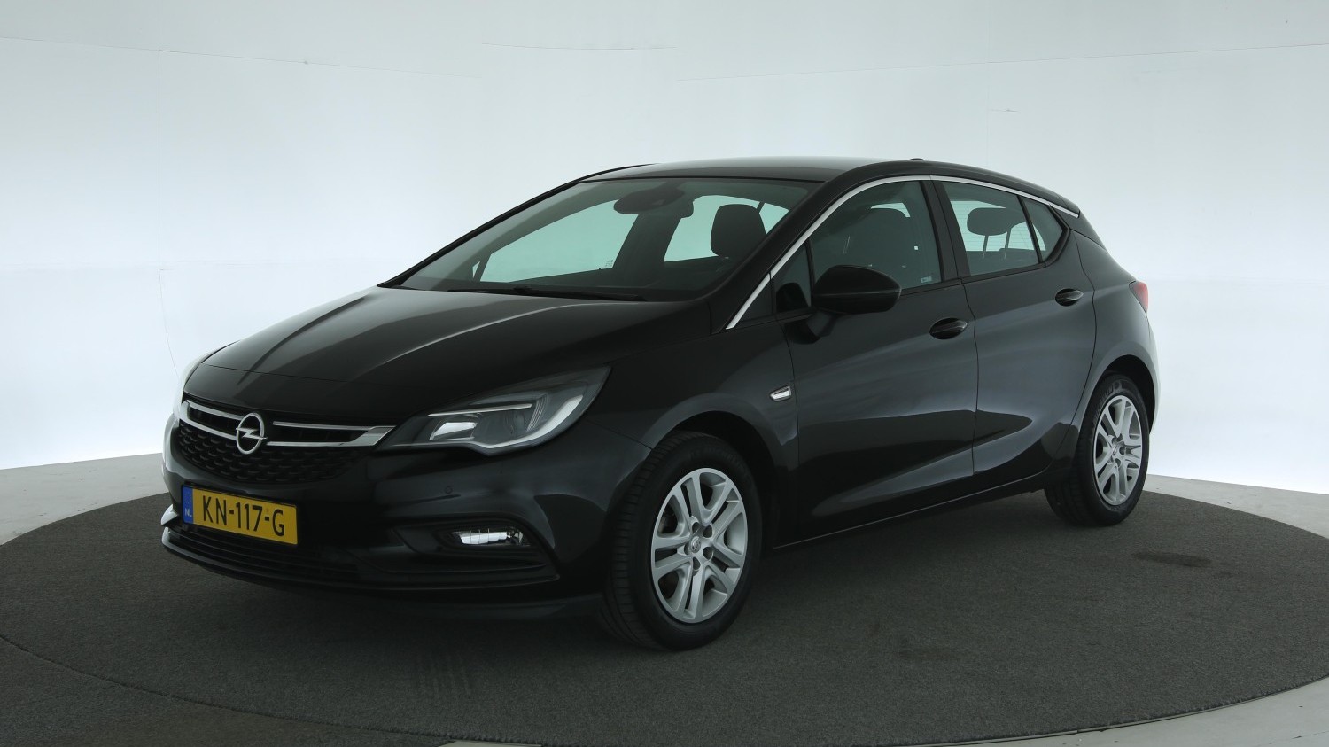 Opel Astra Hatchback 2016 KN-117-G 1