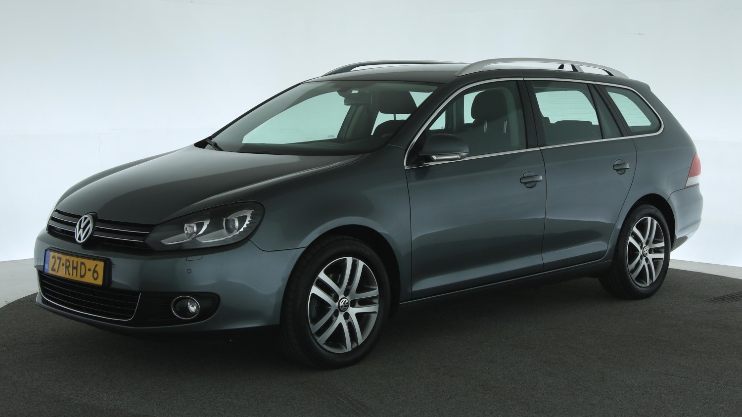 Volkswagen Golf Station 2011 27-RHD-6 1
