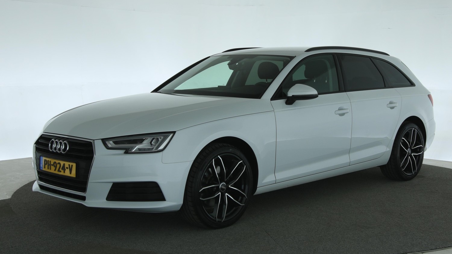 Audi A4 Station 2017 PH-924-V 1