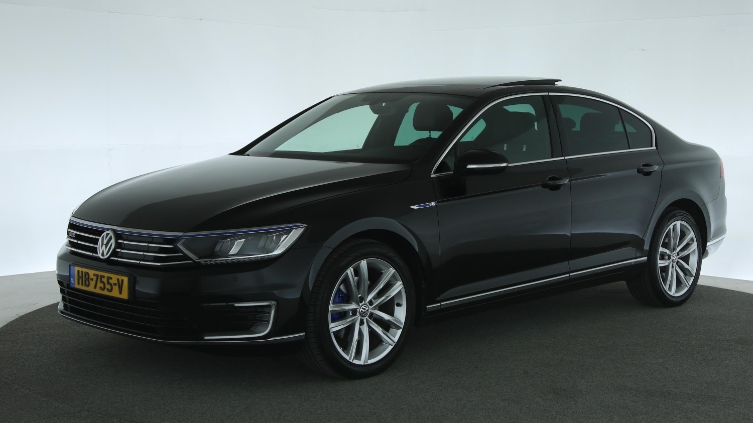 Volkswagen Passat Sedan 2015 HB-755-V 1