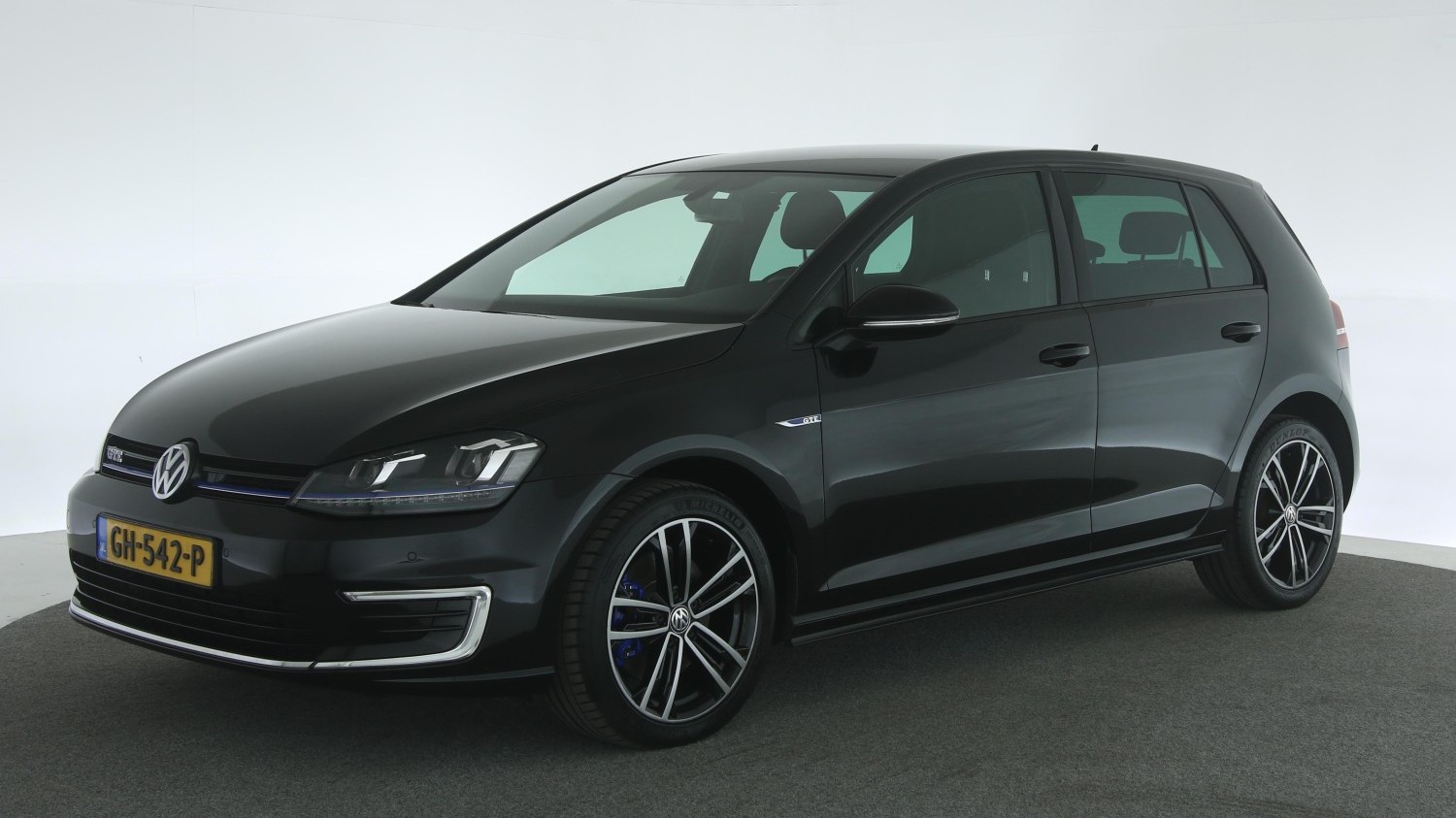 Volkswagen Golf Hatchback 2015 GH-542-P 1