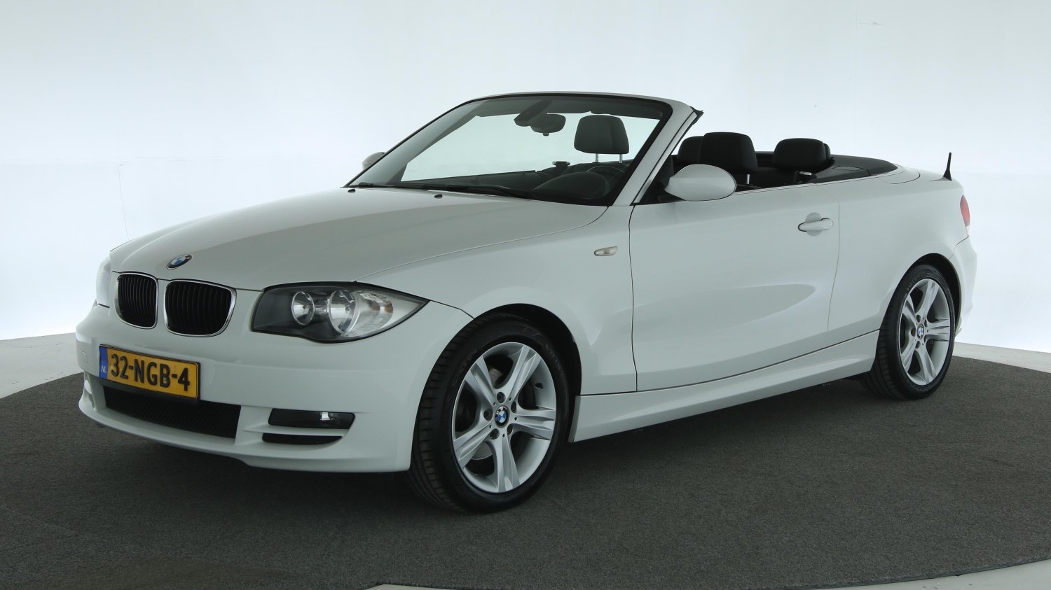 BMW 1-serie Cabriolet 2010 32-NGB-4 1